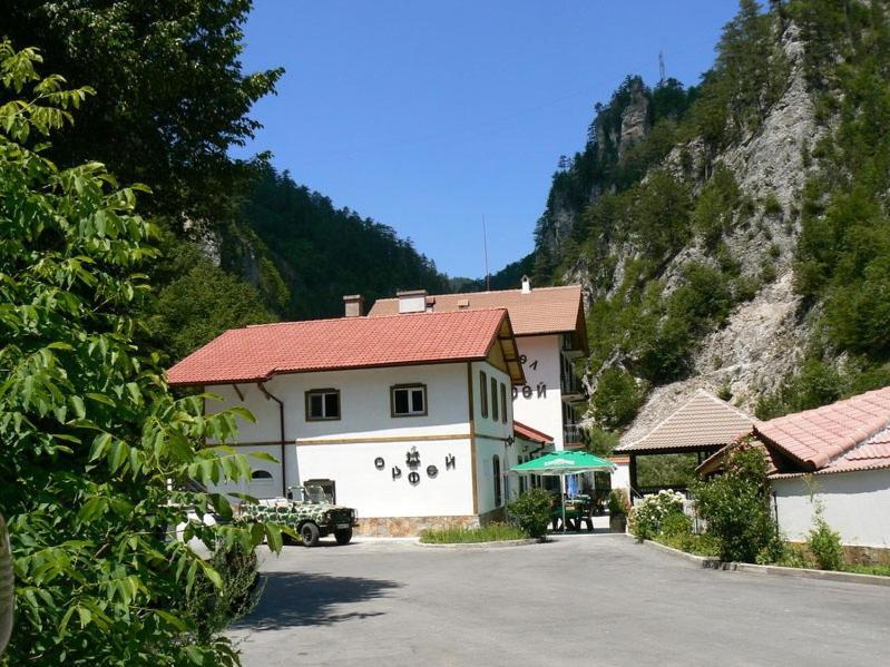Семеен Хотел Орфей Teshel Buitenkant foto